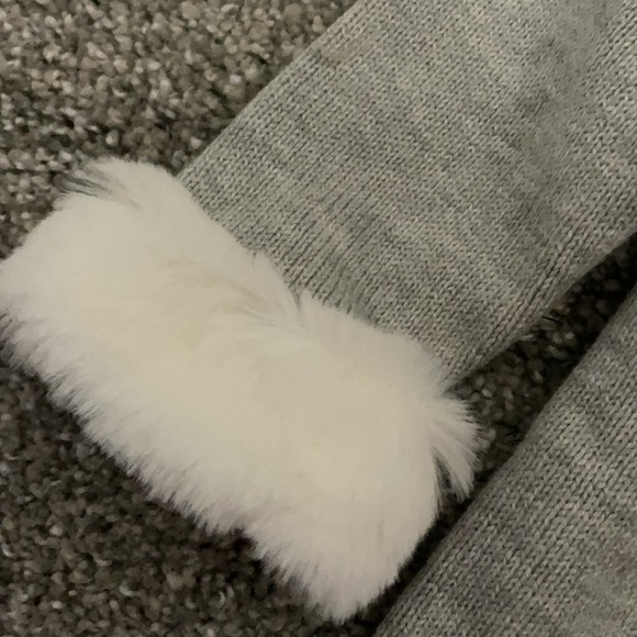 Janie and Jack NWT girls fur cuff sweater - Picture 3 of 4